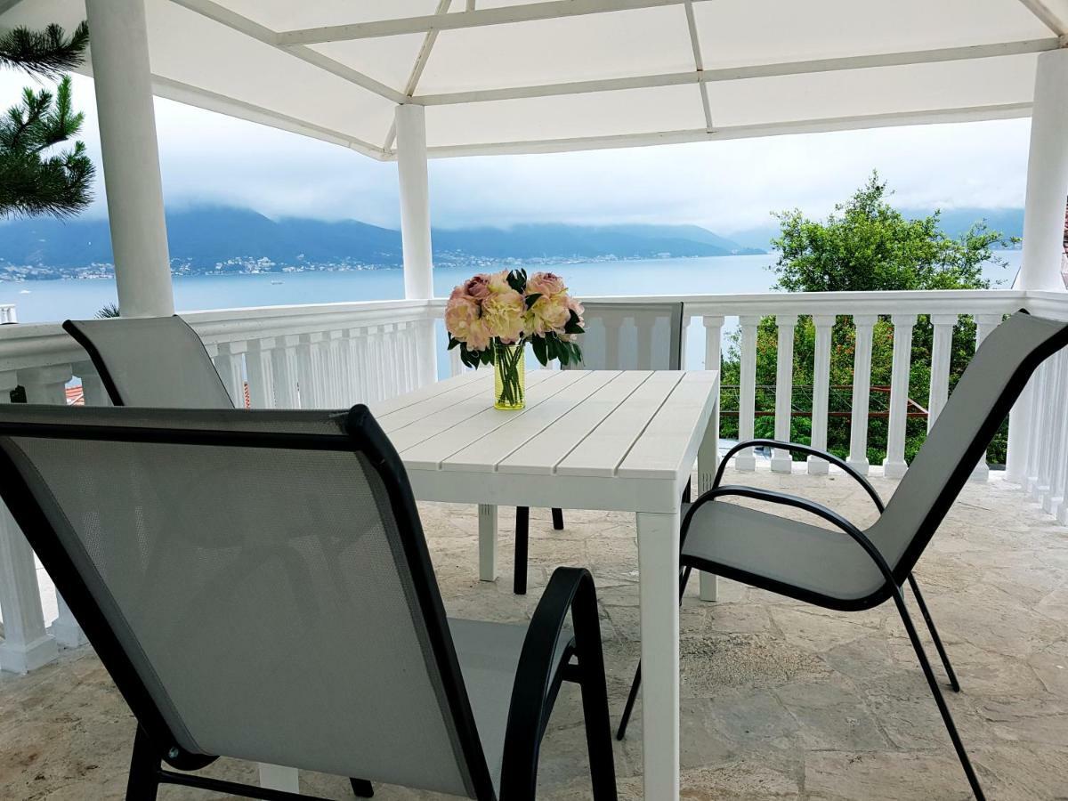 Boka Apartments Tivat Luaran gambar