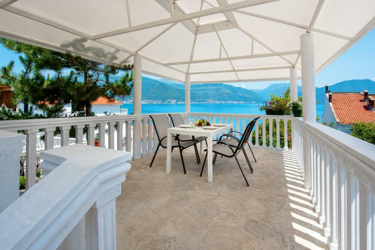 Boka Apartments Tivat Luaran gambar