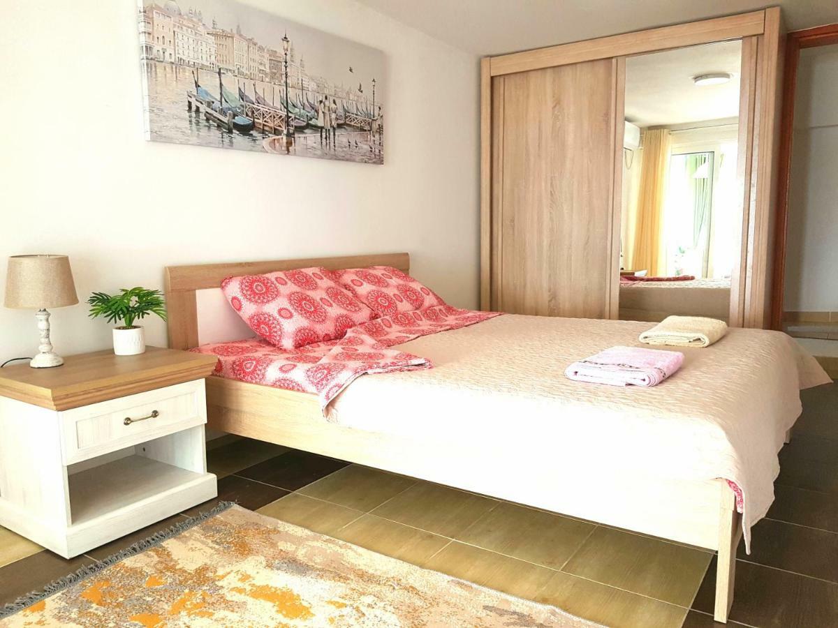 Boka Apartments Tivat Luaran gambar